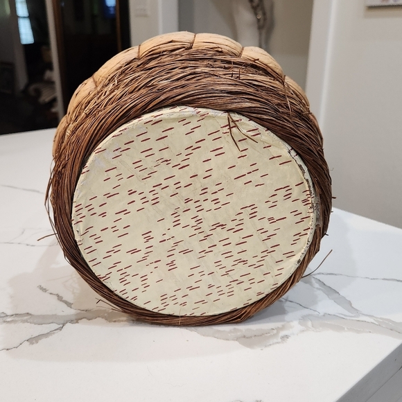 SUPER CUTE BUNNY RABBIT STRAW BASKET PERFECT FOR EASTER DECOR, BABY SHOWERS ETC. - Picture 7 of 7